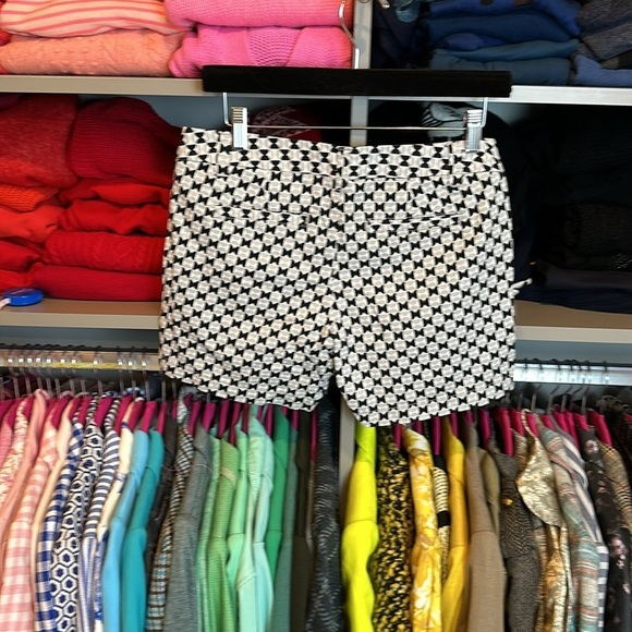 Merona white with black/gray print 5” shorts size 2 - Picture 3 of 3